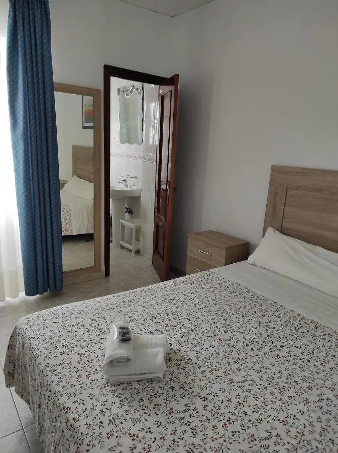 ゲストハウス Hostal Fantoni カディス